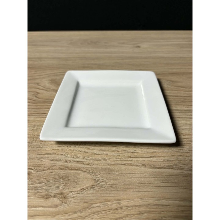 Assiettes carrées cocktail dinatoire ou autres 13 cm