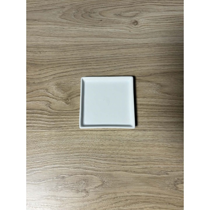 Assiettes à pain carrées 9cm