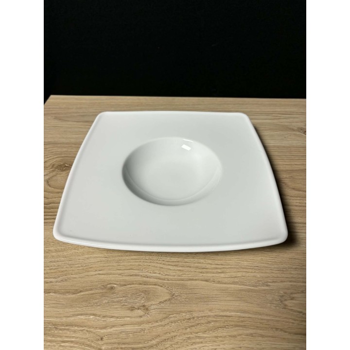 Assiettes châpeau Longueur 26 cm (100ml)